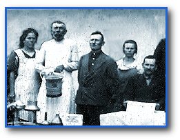 Von links: Mathilde und Gottfried Riethmüller, Gottlieb Schwarz, Emma Sass, Michael Hermann